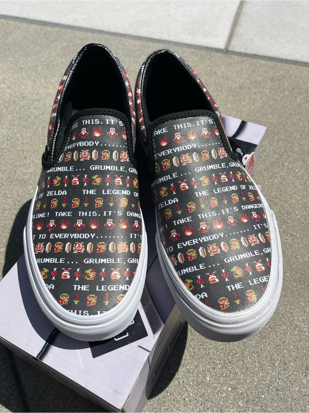 VANS 2016 NINTENDO LEGEND OF ZELDA CLASSIC SLIP ONS SHOES 7M 8.5W NES BOX NEW